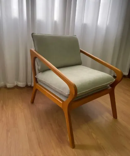 Poltrona Dallas Tecido Velusoft Madeira Maciça -NOVA, FÁBRICA!