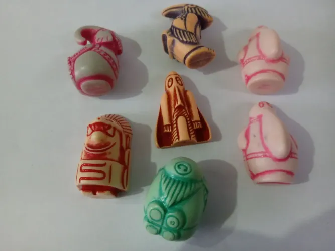 Bonecos de Plástico Colecionáveis