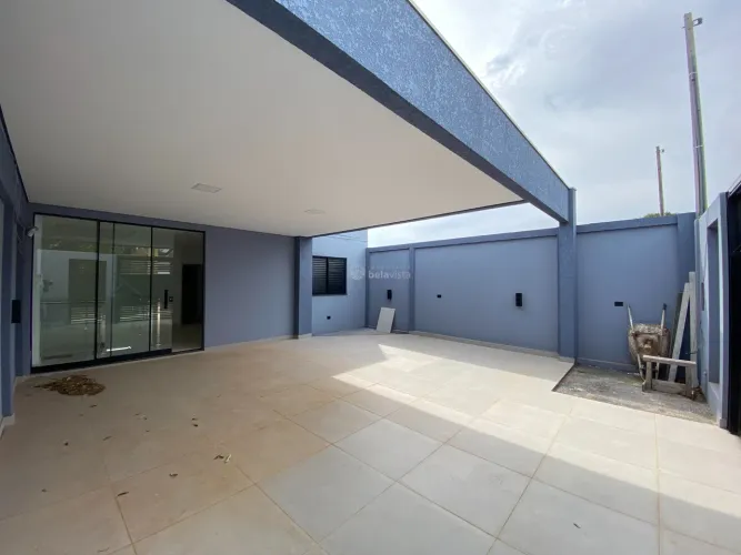 CASA ASSOBRADADA DE ÓTIMO PADRÃO À VENDA NO JARDIM ELDORADO EM APUCARANA.