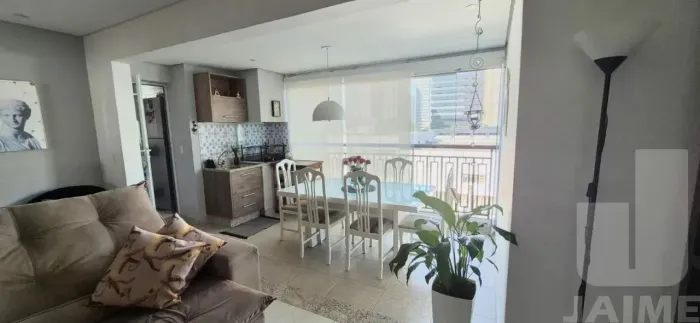 Apartamento com Varanda Gourmet, Suíte com Closet e 2 Vagas ? Espaço, Luz Natural e Sofist