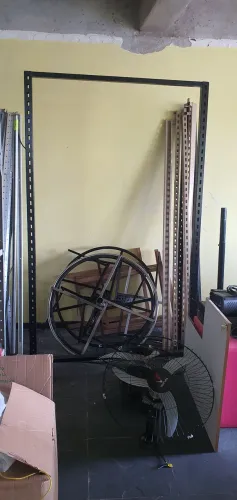 Arara de chão pra cremalheira 