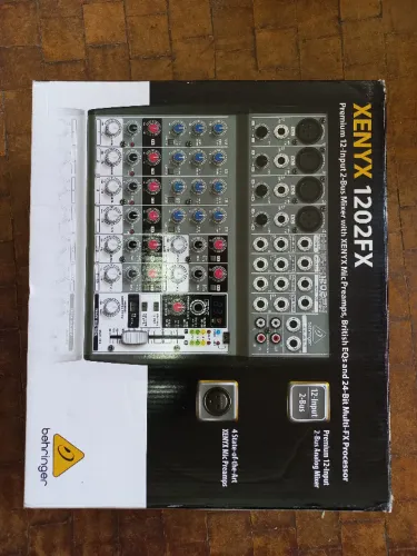 Mesa / mixer de Som Behringer Xenyx1202FX