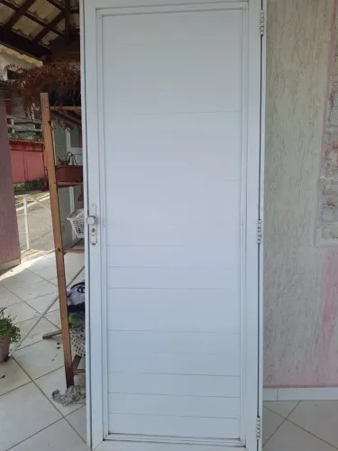 Portão de Alumínio Branco