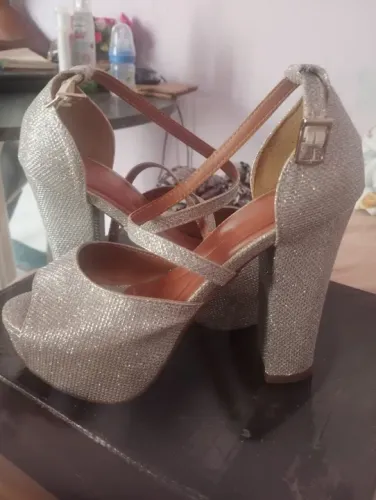 Sandália de Salto Alto Prateada