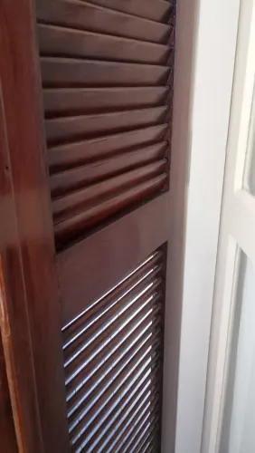 Serviços de instalação de portas ( *)