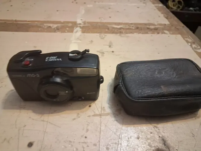 Maquina fotográfica analógica. Nao sei se esta funcionando