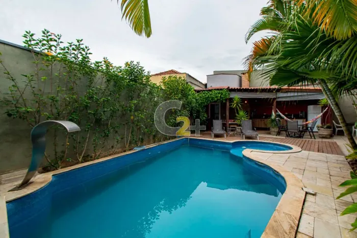 Casa para locação na Vila Romana com 4 quartos, sendo 2 suites e 4 vagas