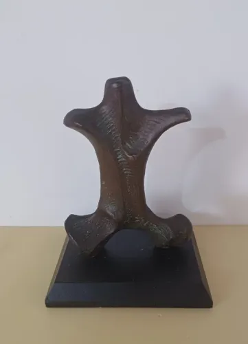 Irineu Garcia - Escultura em bronze - 17 Cm
