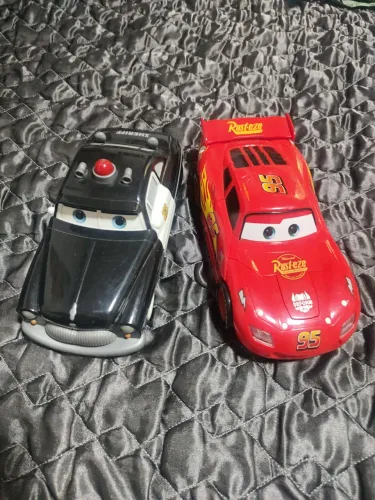 Kit 2Carros Relâmpago Macqueen de brinquedo - Personagens do Carros
