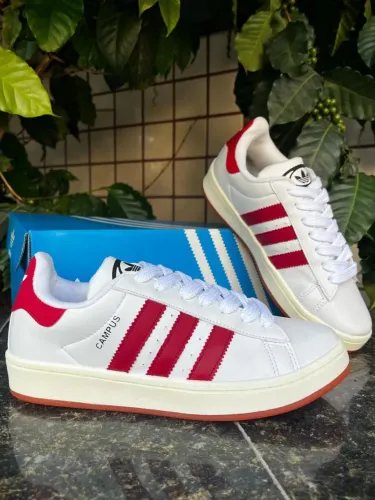 Adidas Campus Branco com detalhes em vermelho
