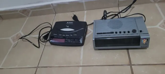 Lote de Rádio Relógio funcionando perfeitamente 