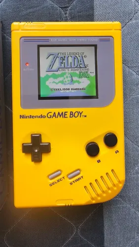 Game Boy IPS com controle de brilho e paleta de cores