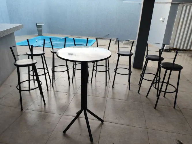 Combo mesa de centro + 8 cadeiras