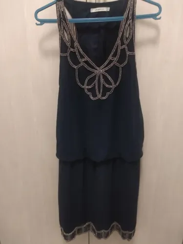 Vestido com detalhes