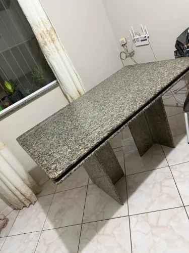 Mesa de mármore 1 metro e meio