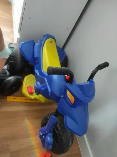 Moto elétrica infantil