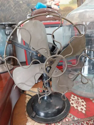 Ventilador antigo italiano anos 50 de metal marelli