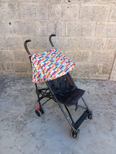 Vendo carrinho de passeio, modelo guarda-chuva. Marca Quick Voyage