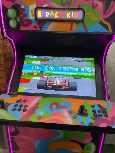 Vendo fliperama top , máquina magnífica tela de 32 polegadas