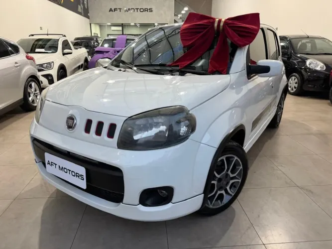 Fiat Uno Sporting 1.4 EVO Fire Flex 8V 4P 2013