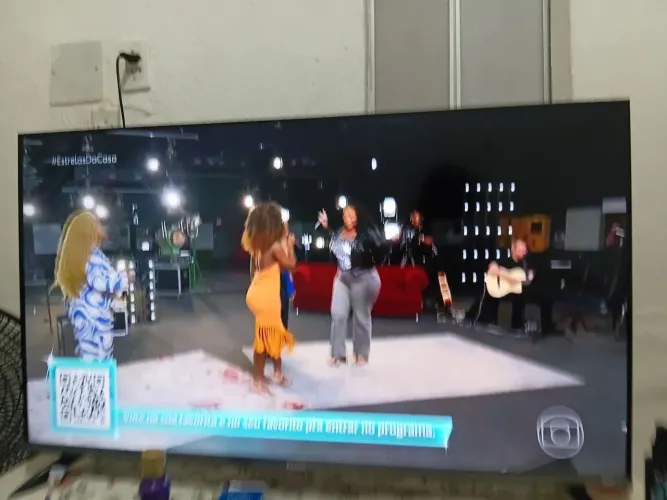 TV 43 polegadas smart Philips roupa tv