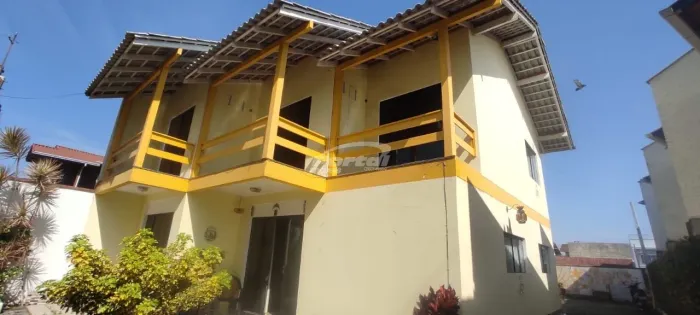 Casa em Penha, localizado no litoral catarinense a 78m do mar.