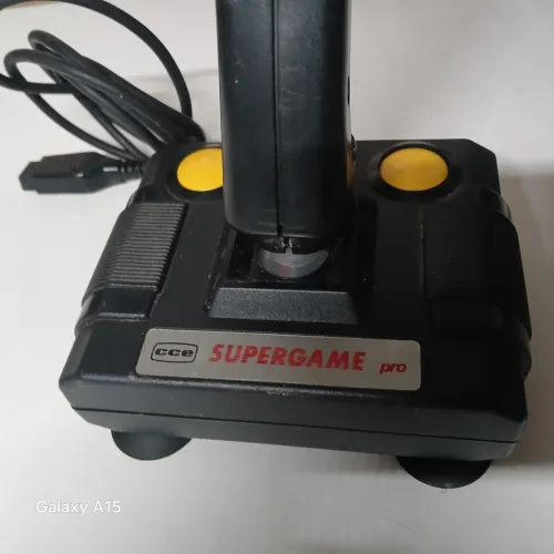 Vendo esse controle de vidio gamer antigo CCE 