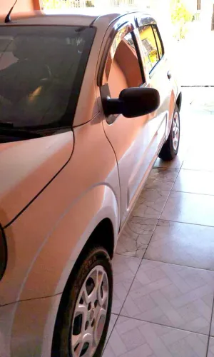 Fiat Uno Attractive 1.0 EVO Fire Flex 8V 5P 2021