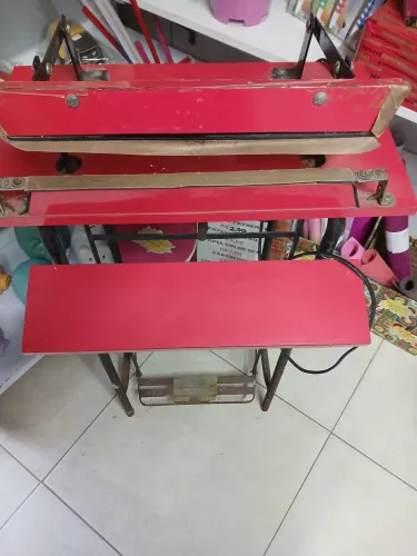 Seladora de plástico de pedal