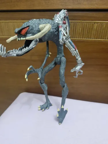 Vintage - boneco Cyber Violator II - McFarlane's Spawn 1995 - no estado conforme fotos