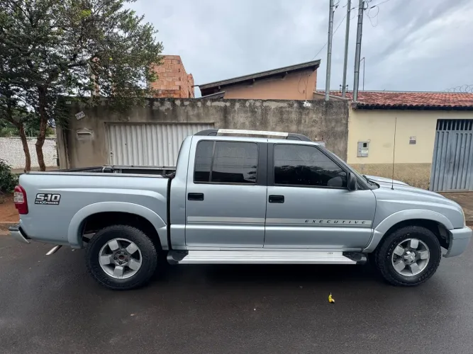 Chevrolet S10 P-up Executive 2.4 MPFI F.power CD 2011