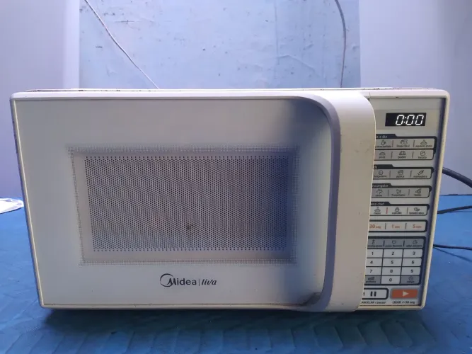 MICROONDAS MIDEA.