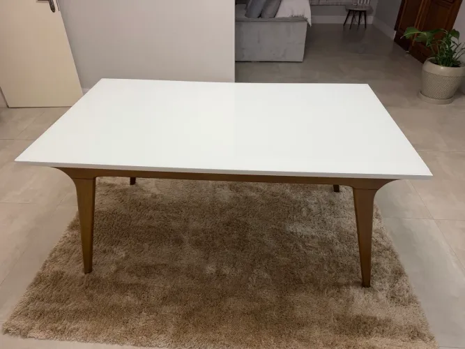 Mesa de Laca Branca com tampo de vidro 