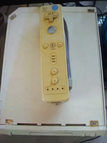 Console Nintendo wii com 1 jogo original.