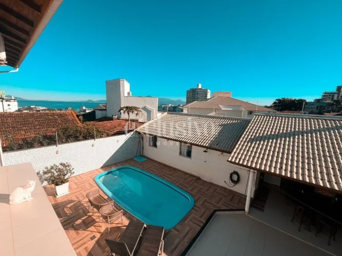 Casa 3 suítes com piscina no Itaguaçu - Excelente localização