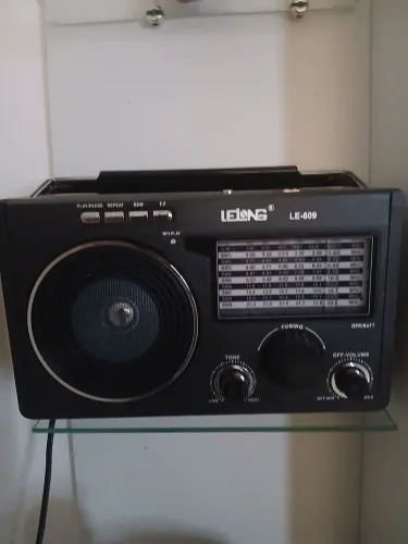 Esta a venda um rádio novo am fm