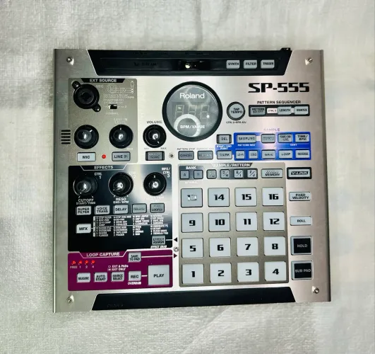 Roland SP-555 Sampler Groovebox Funcionando | Semi Novo 