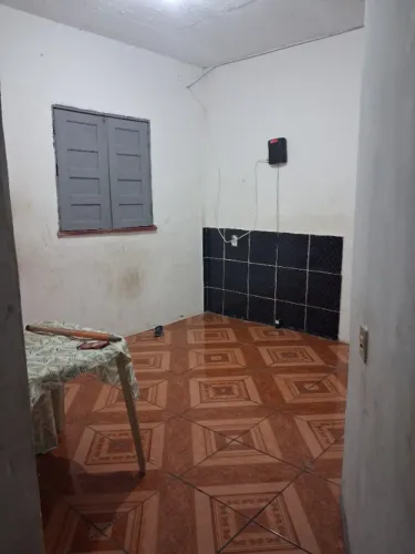 ALUGA SE CASA