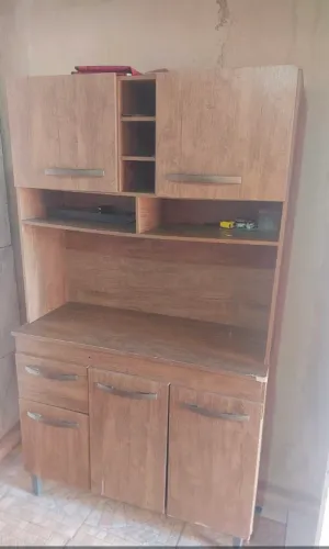 Vendesse cama e armario de cozinha. 350 reais