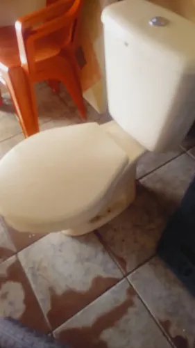Vaso acoplado na cor creme