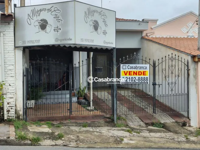Casa para venda na zona leste de Sorocaba com salões comerciais na frente