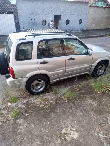 Suzuki Grand Vitara 2.0 16V 4x2/4x4 5P Mec. 2000
