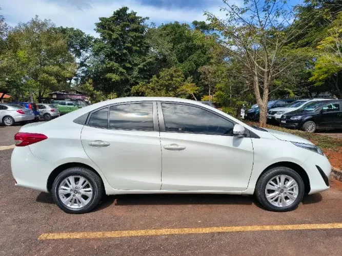 Toyota Yaris XL Sedan 1.5 Flex 16V 4P Mec. 2019