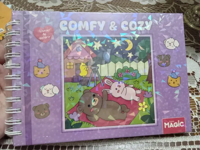 Livro para colorir capa dura " Comfy & cozy " novo