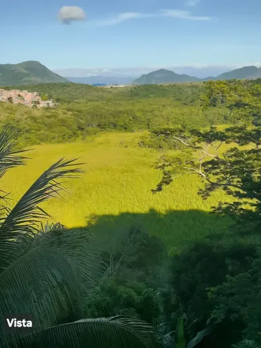 Vendo Chácara 2160 M² com 2 residências em Serra Dourada III. Área verde, pomar. 
