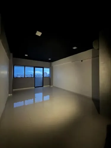 Alugo sala comercial no infinity corporate center