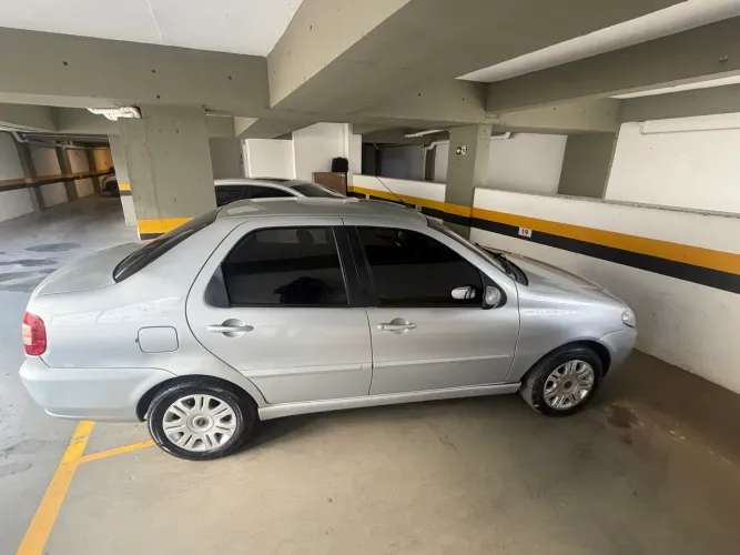 Fiat Siena HLX 1.8 MPI Flex 8V 4P 2006