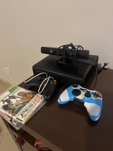 Xbox 360 + jogos + 2 controles, SEM FONTE