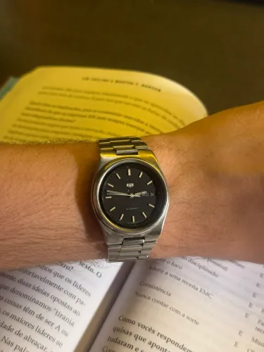 SEIKO 5 AUTOMÁTICO BLACK DIAL