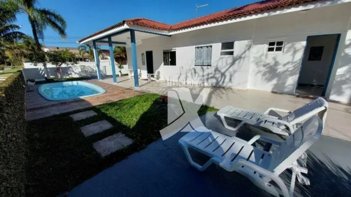 Casa com ar e piscina + 4 dorm.( sendo que 1 é suíte) para alugar, 200 m² por R$ 1.750/dia